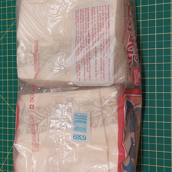 Vintage SEALED package of Scott Napkins - Picture 3 of 4